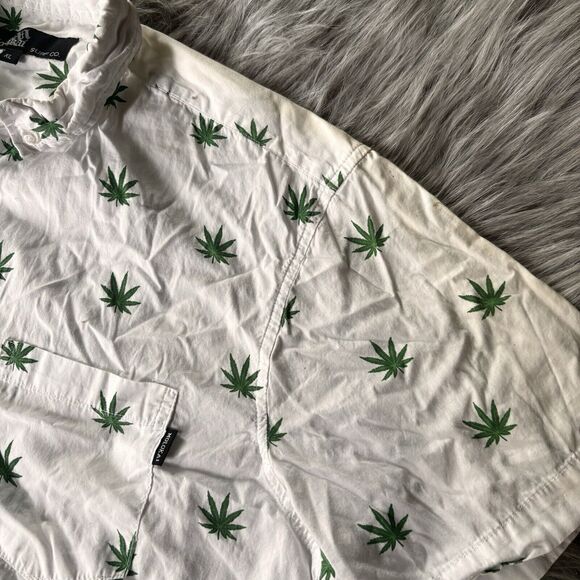 Molokai Surf Shirt Sz XL Cannabis 420 Button Down White Green Marijuana Weed - Picture 2 of 11